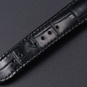 Tank Must Large 33.7×25.5mm K11F Diamond Bezel Black Dial Black Leather Strap Quartz - Image 24