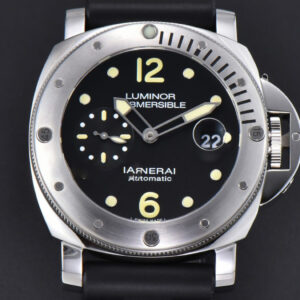 PAM1024 Luminor Submersible 44mm VSF Black Dial Rubber Strap