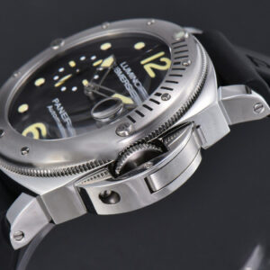 PAM1024 Luminor Submersible 44mm VSF Black Dial Rubber Strap - Image 10