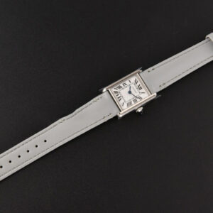Tank Must Small 29.5×22mm K11F White Dial Gray Smooth Calf Strap Quartz - Image 3