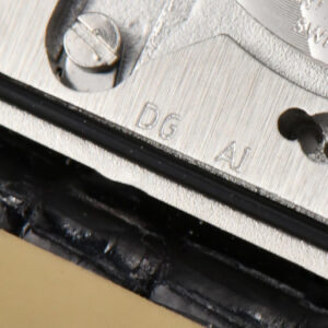 Tank Must Large 33.7×25.5mm K11F White Dial Smooth Black Strap Quartz - Image 7