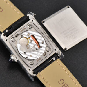 Tank Must Small 29.5×22mm K11F White Dial Green Smooth Calf Strap Quartz - Image 5