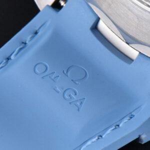 Aqua Terra 150m 41mm VSF Summer Blue Dial Rubber Strap A8900 - Image 7