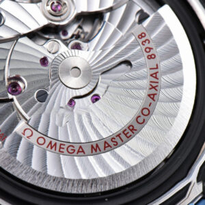 Aqua Terra 150m GMT Worldtimer 43mm VSF Ice Blue Dial Light Blue Rubber Strap A8938 - Image 28