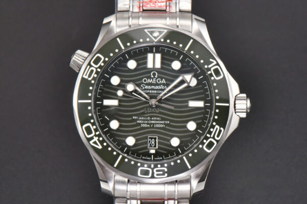 Seamaster Diver 300M 42mm ORF Green Ceramic Green Dial SS Bracelet A8800