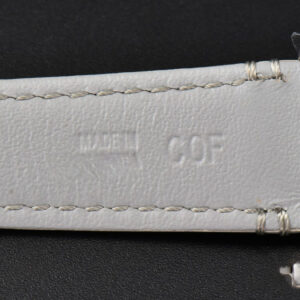 Tank Must Large 33.7×25.5mm K11F White Dial Gray Smooth Calf Strap Quartz - Image 25
