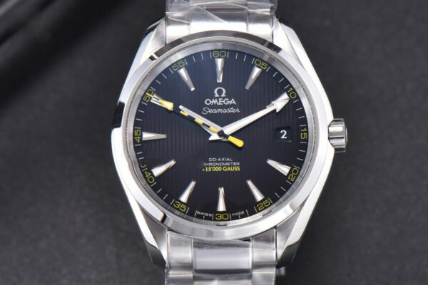 Aqua Terra 150M VSF 41MM Black Textured Dial Bumble Bee SS Bracelet A8500