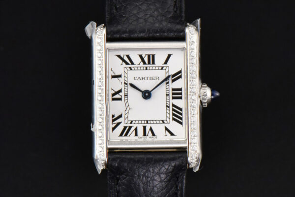 Tank Must Small 29.5×22mm Diamond K11F White Dial Litchi Grained Smooth Strap Quartz