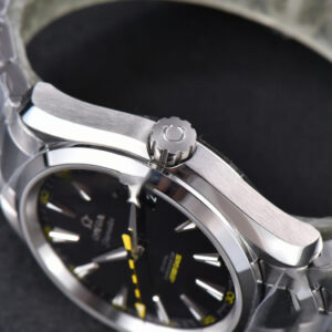Aqua Terra 150M VSF 41MM Black Textured Dial Bumble Bee SS Bracelet A8500 - Image 26