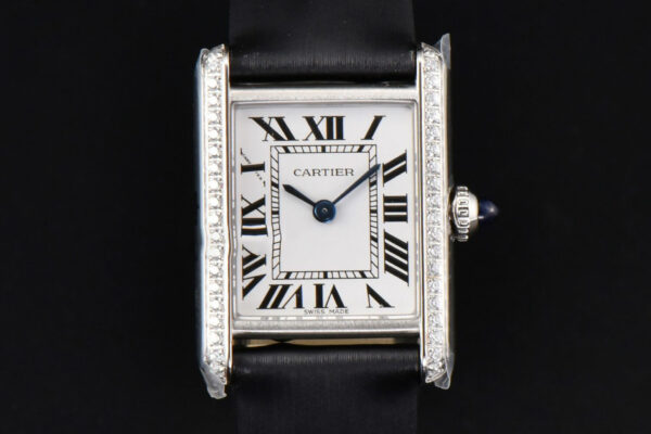 Tank Must Small 29.5×22mm Diamond K11F White Dial Black Smooth Strap Quartz