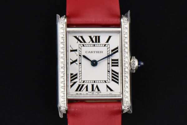 Tank Must Small 29.5×22mm Diamond K11F White Dial Red Smooth Strap Quartz