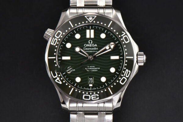 Seamaster Diver 300M 42mm VSF Green Ceramic Green Dial SS Bracelet A8800