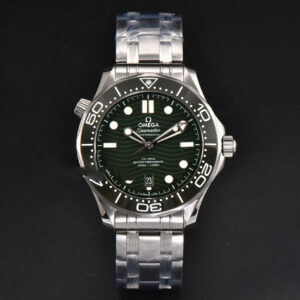 Seamaster Diver 300M 42mm VSF Green Ceramic Green Dial SS Bracelet A8800 - Image 6