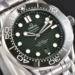 Seamaster Diver 300M 42mm VSF Green Ceramic Green Dial SS Bracelet A8800 - Image 14