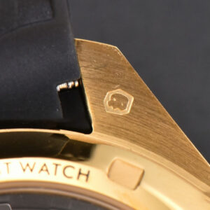 Speedmaster Moonwatch 42.5mm V6SF YG Dial Black Rubber Strap Manual Chrono - Image 6