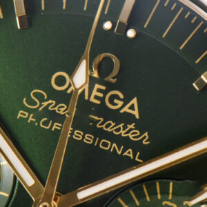 Speedmaster Moonwatch 42.5mm V6SF YG/Green Dial Green Rubber Strap Manual Chrono - Image 25