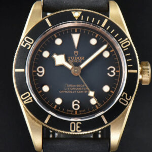 Heritage Black Bay Bronze Gray 43MM XF RG Black Dial Leather Strap A5612 V3
