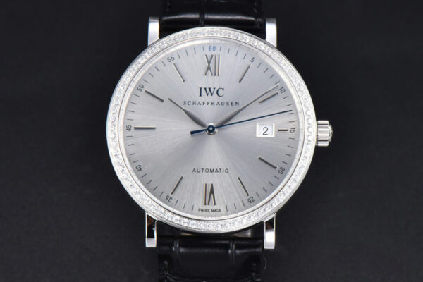 Portofino V7F 40MM Diamond Silver Dial Black Leather Strap A2892