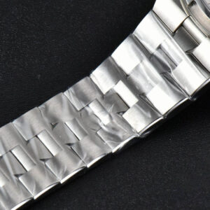 Overseas 4500V 41mm ZF White Dial SS Bracelet A5100 - Image 32