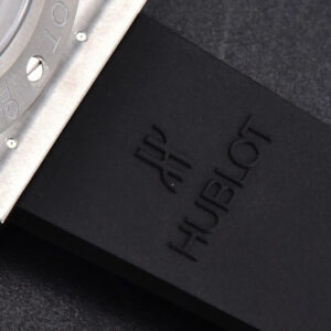 Classic Fusion 42mm SS JJ+F Black Dial Black Rubber Strap A1110 - Image 8