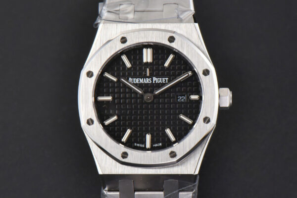 Royal Oak Ladies 33mm 8F Black Dial SS Bracelet Swiss Quartz