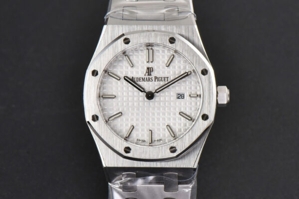 Royal Oak Ladies 33mm 8F White Dial SS Bracelet Swiss Quartz