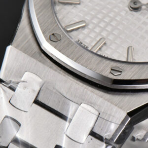 Royal Oak Ladies 33mm 8F White Dial SS Bracelet Swiss Quartz - Image 25