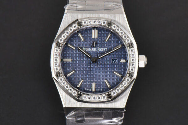 Royal Oak Ladies 33mm 8F Diamond Blue Dial SS Bracelet Swiss Quartz