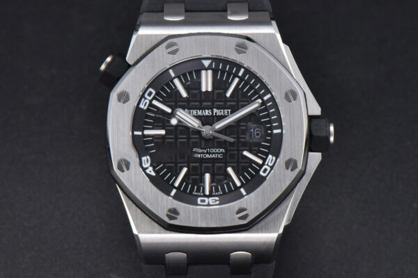 Royal Oak Offshore Diver 15703 42mm GF Black Dial Black Rubber Strap A2824