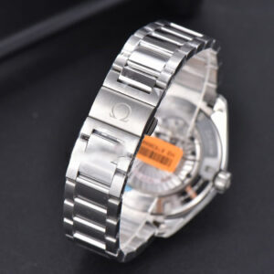 Aqua Terra 150M 41.5mm GMT VSF Black Textured Dial SS Bracelet A8605 - Image 10
