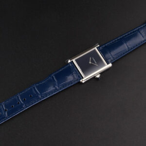 Tank Must Large 33.7×25.5mm K11F Blue Dial Blue Leather Strap Quartz - Image 3