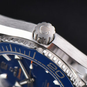 Planet Ocean 600m 43.5mm VSF Blue Dial SS Bracelet A8906 - Image 10