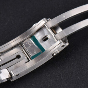Planet Ocean 600m 43.5mm VSF Black Dial SS Bracelet A8906 - Image 4