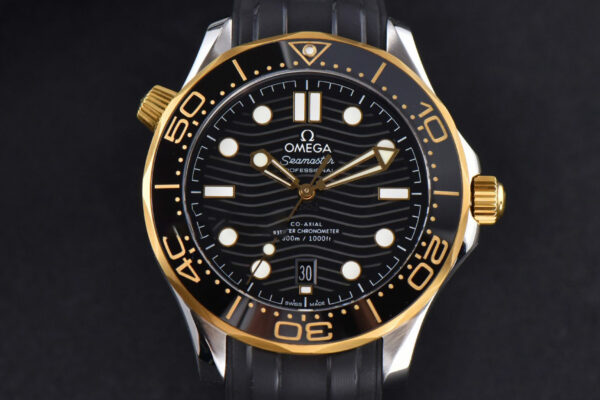 Seamaster Diver YG/SS 300M VSF 42MM Black Dial Rubber Strap A8800