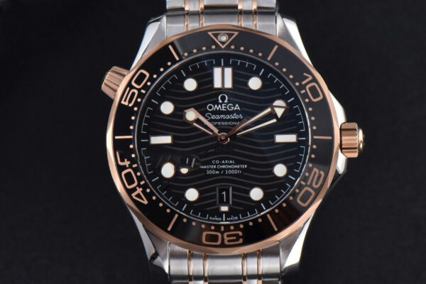 Seamaster Diver RG/SS 300M VSF 42MM Black Dial RG/SS Bracelet A8800