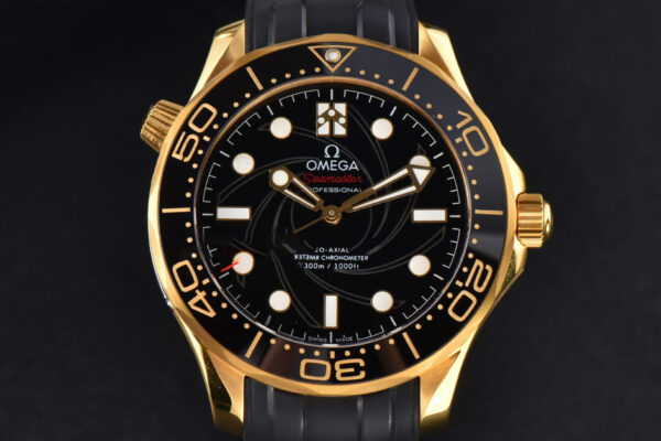 Seamaster Diver 007 YG/SS 300M VSF 42MM Black Dial Rubber Strap A8800