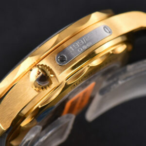Seamaster Diver 007 YG/SS 300M VSF 42MM Black Dial Rubber Strap A8800 - Image 9