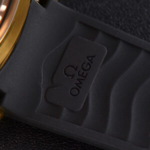 Seamaster Diver 007 YG/SS 300M VSF 42MM Black Dial Rubber Strap A8800 - Image 19