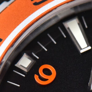 Planet Ocean 600m 42mm VSF Black Dial Orange Bezel SS Bracelet A8500 - Image 4