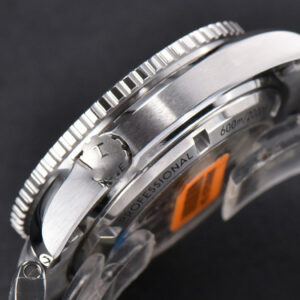 Planet Ocean 600m 42mm VSF Black Dial SS Bracelet A8500 - Image 9