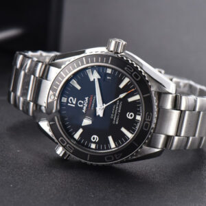 Planet Ocean 600m 42mm VSF Black Dial SS Bracelet A8500 - Image 10