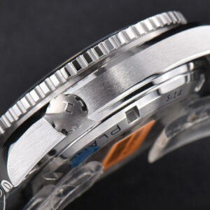 Planet Ocean 600m 42mm VSF Black Dial Orange Marker SS Bracelet A8500 - Image 24