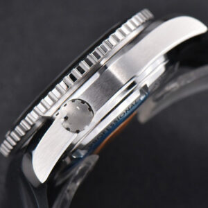 Planet Ocean 600m 42mm VSF Black Dial Rubber Strap A8500 - Image 11