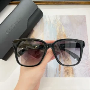 Alexander McQUEEN (AM0331SK)