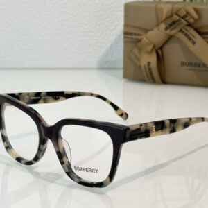 BURBERRY (B2347)