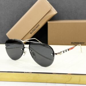 BURBERRY (B 6689S)