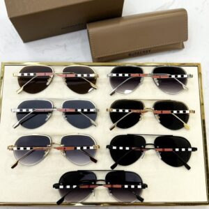 BURBERRY (B 6689S) - Image 2