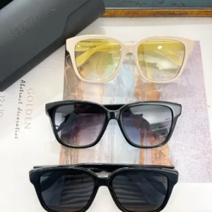 Alexander McQUEEN (AM0331SK) - Image 3