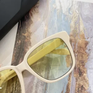 Alexander McQUEEN (AM0331SK) - Image 4