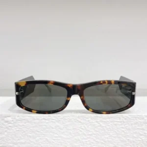 FENDI (FE40120I)